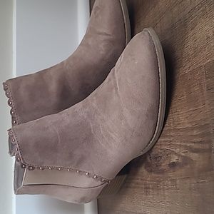 Ankle boots